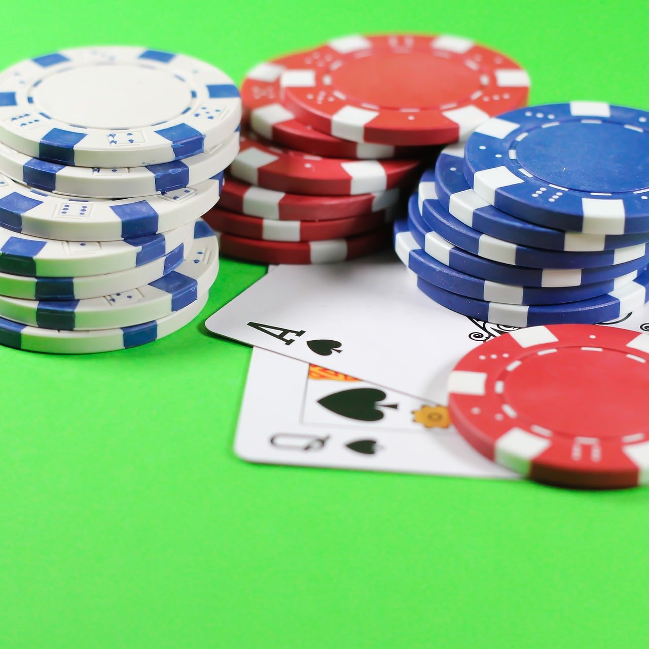 Drill That Gold themed casino-style page on 5777 bad mobile view